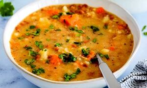 چطور سوپ برنج را با برنج نیم دانه درست کنیم؟