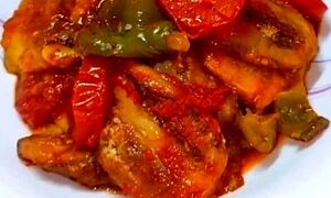 خوراک گوجه و بادمجان ؛ ساده و خوشمزه با قیمتی مناسب