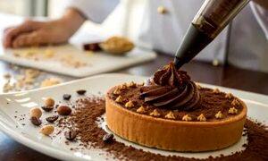 کرم پاتیسیر شکلاتی ؛ طعمی غنی ، خامه‌ای و لطیف