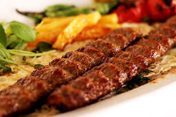 کباب کوبیده مجلسی به سبک رستوران های حرفه ای