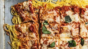طرز تهیه پیتزا ماکارانی؛ یک ترکیب هیجان‌انگیز