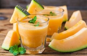 طرز تهیه اسموتی طالبی؛ خنک، طبیعی و خوش عطر