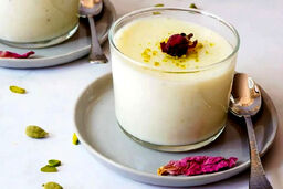  طرز تهیه فرنی نارگیلی؛ دسر آسان و خوشمزه برای شب یلدا