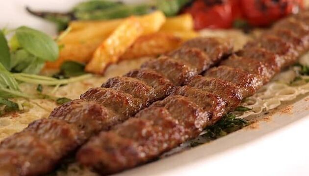 کباب کوبیده بازاری؛ تکنیک‌هایی که رستوران‌ها پنهان می‌کنند!