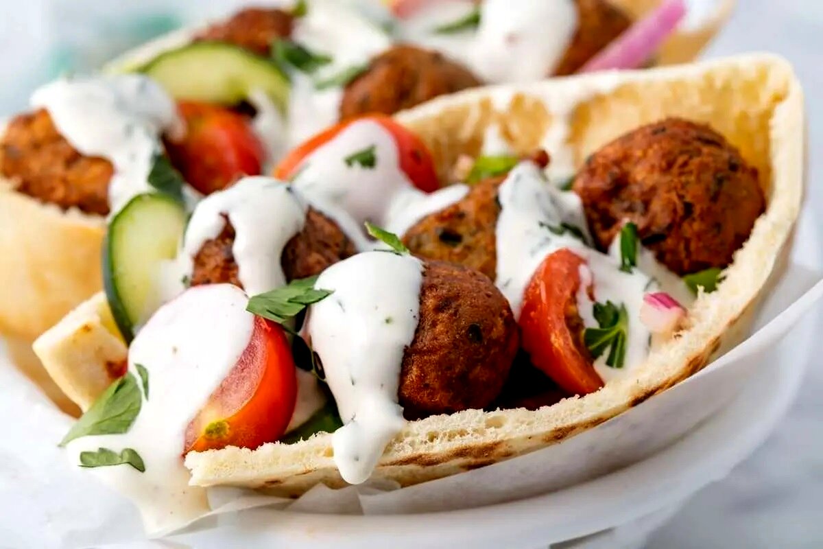 طرز تهیه ساندویچ فلافل سوری با سس مخصوص