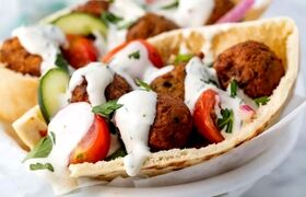 طرز تهیه ساندویچ فلافل سوری با سس مخصوص