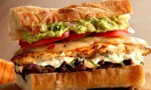 طرز تهیه ساندویچ مرغ مکزیکی همراه با نکات مهم و فوت و فن‌ها