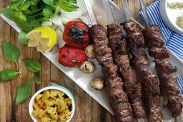طرز تهیه کباب بستکی ؛ طعم آتشین جنوب روی نان داغ