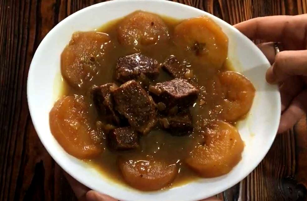 طرز تهیه خورش سیب گلاب؛ طعمی به یادماندنی از لرستان