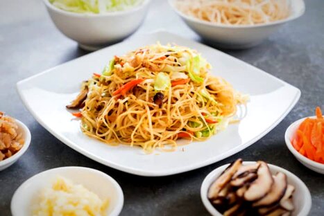 طرز تهیه نودل مرغ و سبزیجات برای شما که تنوع میخواید