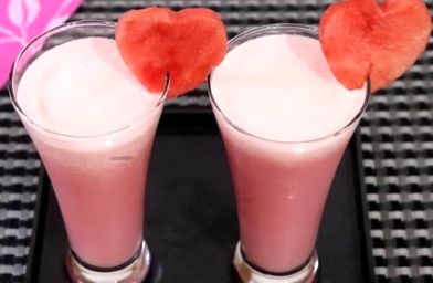 طرز تهیه اسموتی هندوانه خانگی در 10 دقیقه با طعم های مختلف