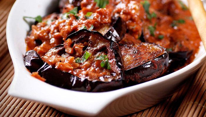 طرز تهیه خورشت بادمجان غذای خوشمزه و اصیل ایرانی