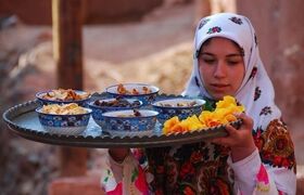 ۵ غذای ایرانی که خارجی‌ها عاشقش هستند؛ از کباب تا ته‌چین با دستور پخت