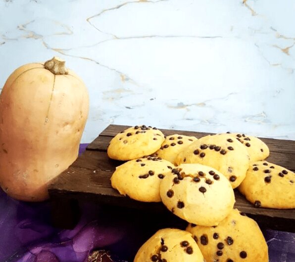 طرز تهیه کلوچه کدو حلوایی نرم و خوشمزه با چیپس شکلاتی