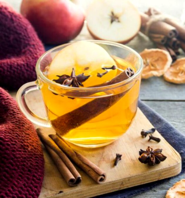 طرز تهیه دمنوش آرامبخش با سیب و زعفران