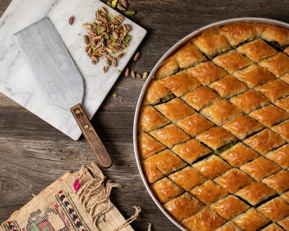 طرز تهیه باقلوا تابه‌ای؛ شیرینی متفاوت و خوشمزه