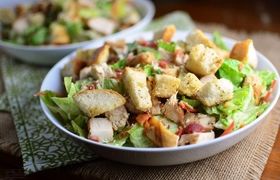 سالاد ژامبون و نان تست، یک سالاد شیک و متفاوت!