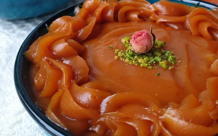 طرز تهیه حلوا آرد گندم به شیوه‌ای متفاوت