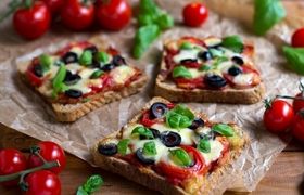 پیتزا با نان تست؛ با طرز تهیه‌ای ساده