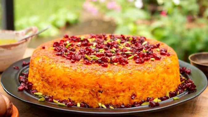 تهچین زرشک پلو با مرغ مجلسی؛ یک طعم بینظیر