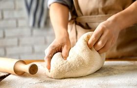 طرز تهیه خمیر جادویی؛ مناسب برای پخت غذا‌های متنوع