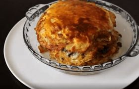 (ویدیو) طرز تهیه یک غذای خوشمزه با تخم مرغ و پیاز
