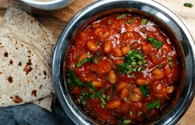 طرز تهیه خوراک لوبیا هندی؛ یک دستور خوشمزه و سالم