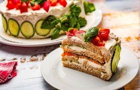 طرز تهیه کیک پنیر سبزی؛ سالم‌ترین فینگرفود مهمونی