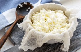 (ویدیو) طرز تهیه پنیر خانگی در ۵ دقیقه