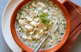 دستور پخت سوپ مرغ یونانی: یک غذای مقوی و خوشمزه