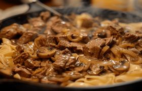 طرز تهیه بیف استراگانف ایتالیایی؛ خوشمزه‌تر از رستوران