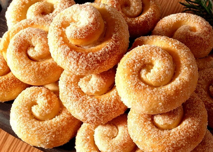 (ویدیو) طرز تهیه یک عصرانه خوشمزه فقط با آرد و تخم مرغ