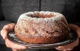 طرز تهیه کیک 8 قاشقی بدون فر؛ آسون ترین کیک خانگی