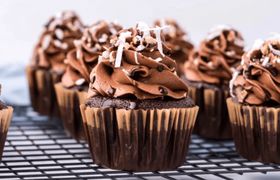 طرز تهیه کاپ کیک شکلاتی آلمانی مرحله به مرحله