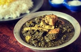 طرز تهیه خورشت ریواس با گوشت و مرغ