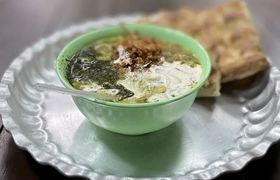 دستور پخت آش رشته با ماست و کشک؛ غذای سنتی شمالی با طعمی بی‌نظیر