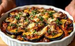 (ویدیو) طرز تهیه یک غذای ایتالیایی با بادمجان و سوسیس