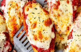 طرز تهیه شنیسل مرغ با پنیر موزارلا