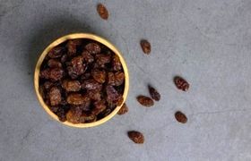 به جای کشمش داخل آبدوغ خیار چی بریزیم؟