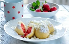 طرز تهیه پیراشکی پنیری میوه‌ای؛ یک دسر خوشمزه و لذیذ