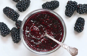 طرز تهیه مربای شاه توت با شکر و عسل