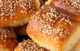 طرز تهیه شیرینی گل محمدی