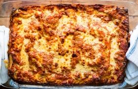 طرز تهیه لازانیا با پنیر گودا و سس مخصوص بوقلمون