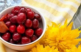 طرز تهیه ترشی گیلاس؛ مجلسی و راحت