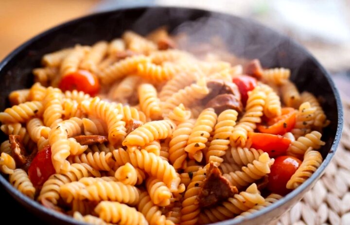 طرز تهیه پاستا دودی با طعم خاص و خوشمزه