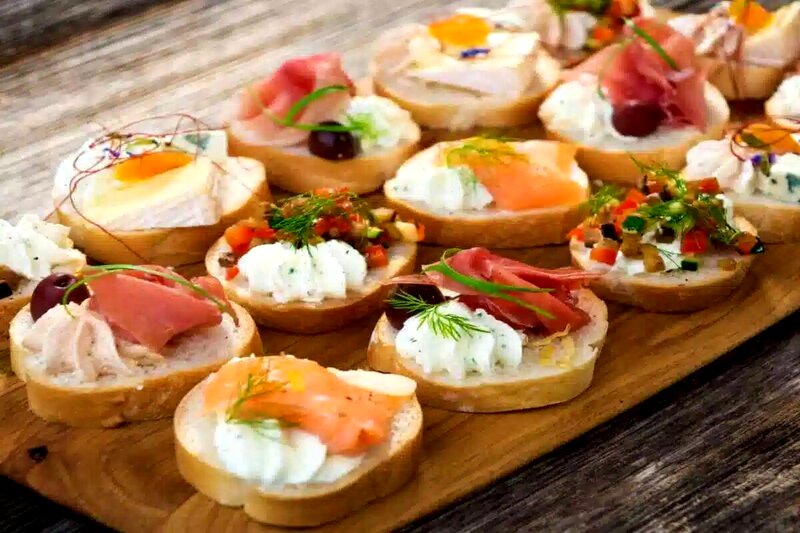 طرز تهیه ۳ مدل کاناپه تابستانی؛ پیش غذای خوشمزه و فوری