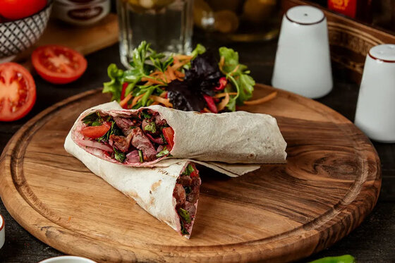طرز تهیه دونر کباب با گوشت چرخ کرده؛ غذای محبوب و لذیذ ترکیه
