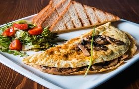 طرز پخت املت اسپانیایی با شیر؛ صبحانه‌ای مقوی و خوشمزه