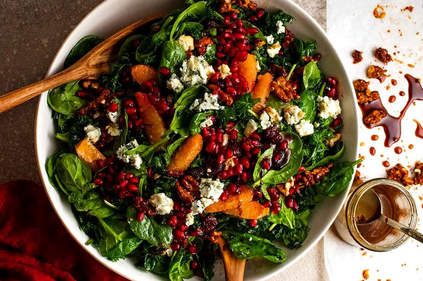 طرز تهیه سالاد انار و گردو برای شب یلدا