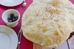 دستور پخت نان یوخا؛ نان نازک و خوشمزه 